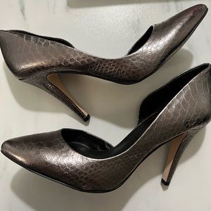 Beautiful metallic BCBG heels